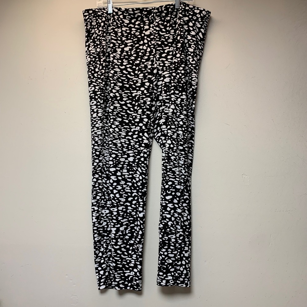 Easywear by Chico's Pants Womens 3 Black White Animal Print Excellent Pull On